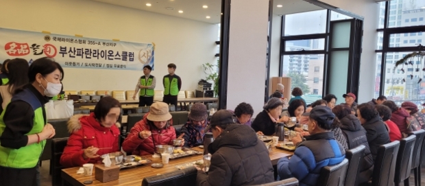 명품물회 이미지