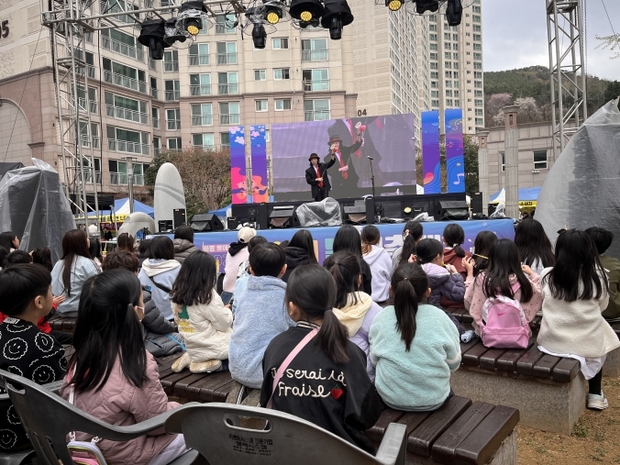 부산 북구, 화명롯데캐슬카이저에서 아파트 축제와 연계한 문화가 있는 날 성황리에 개최